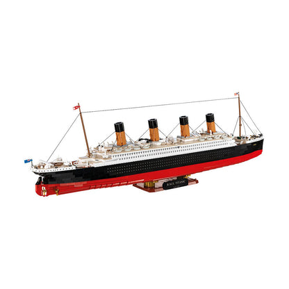 R.M.S. Titanic 1:300